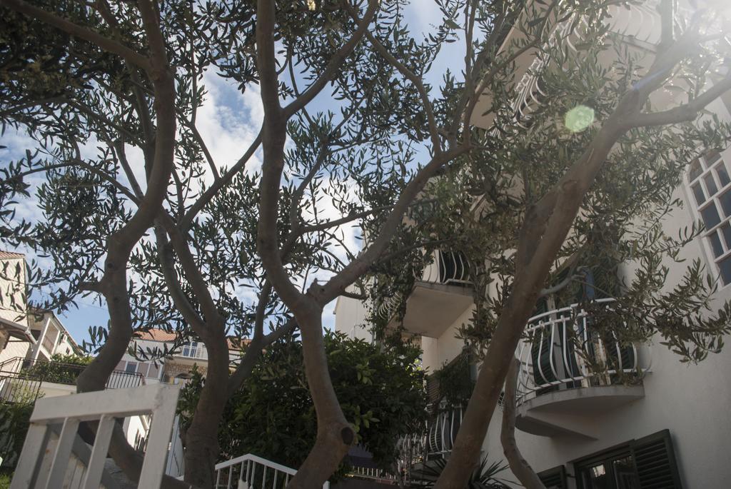 Apartments Vongula Trogir Exterior photo