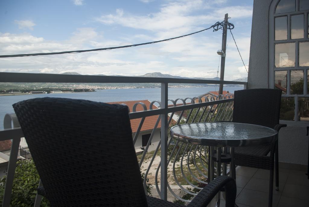 Apartments Vongula Trogir Exterior photo